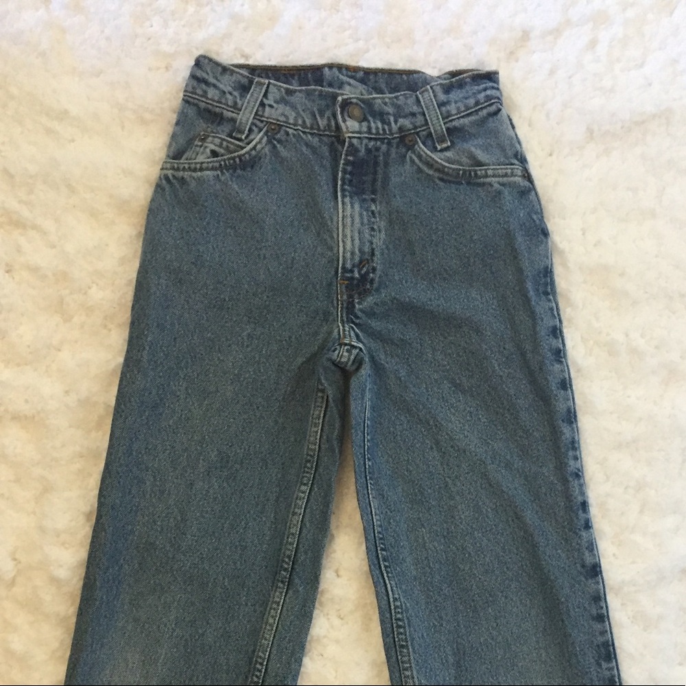 Price firm Vintage Levi 550 jeans